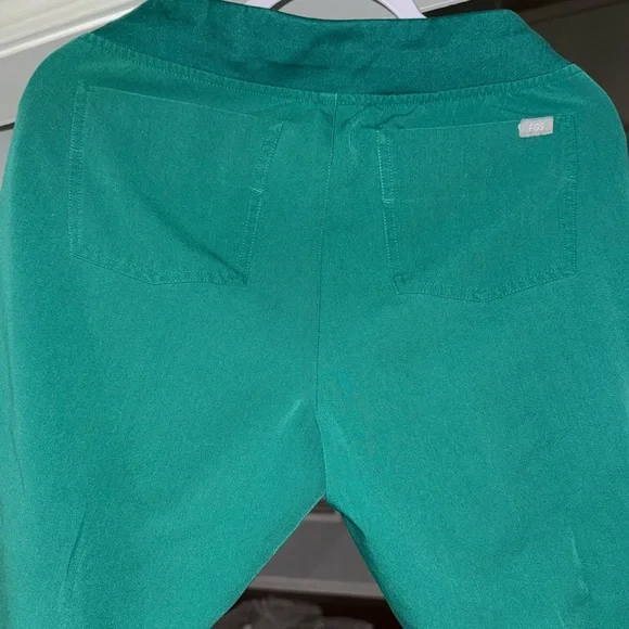 High Waisted Zamora Jogger Scrub Pants,Hunter green , size S - Picture 4 of 8